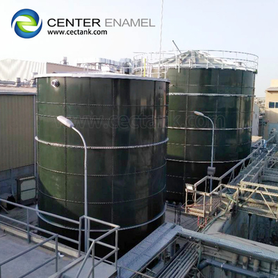 Los tanques del barro del agua del OSHA en el proceso de las aguas residuales del sector lechero